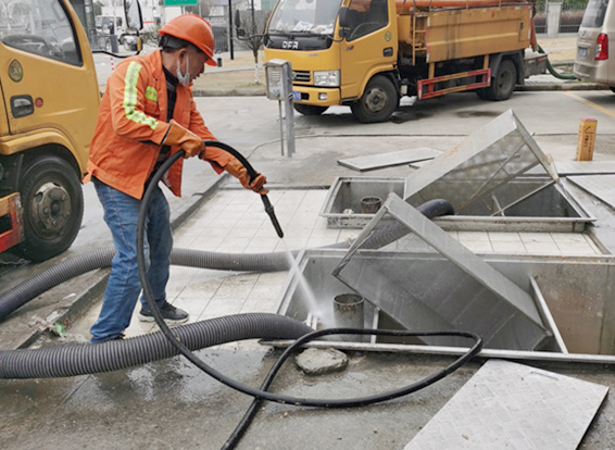 思礼镇隔油池清理